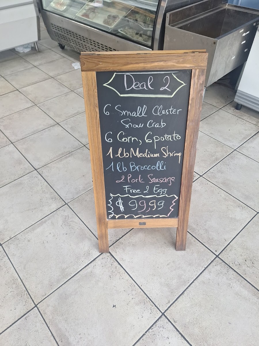 LT New Orleans Seafood Market Menu - Image 6